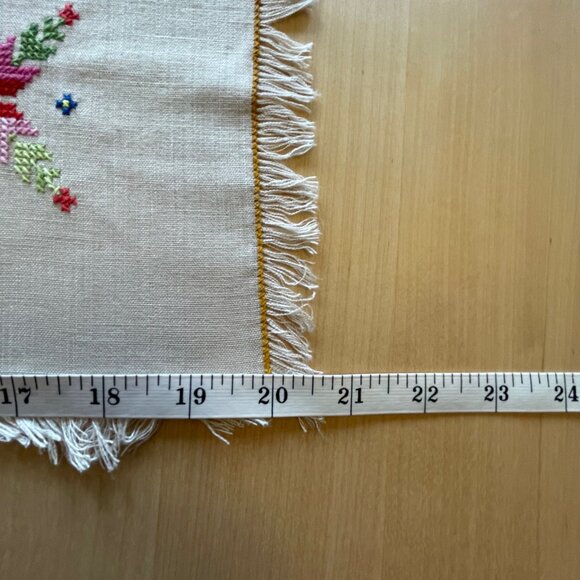 Point de Croix Table Linen Set - Picture 9 of 13